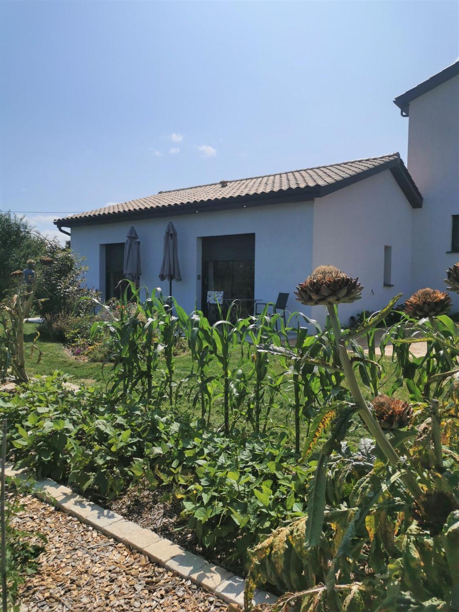 Au Jardin Des Deux Roches Bed and Breakfast Prissé Exteriör bild
